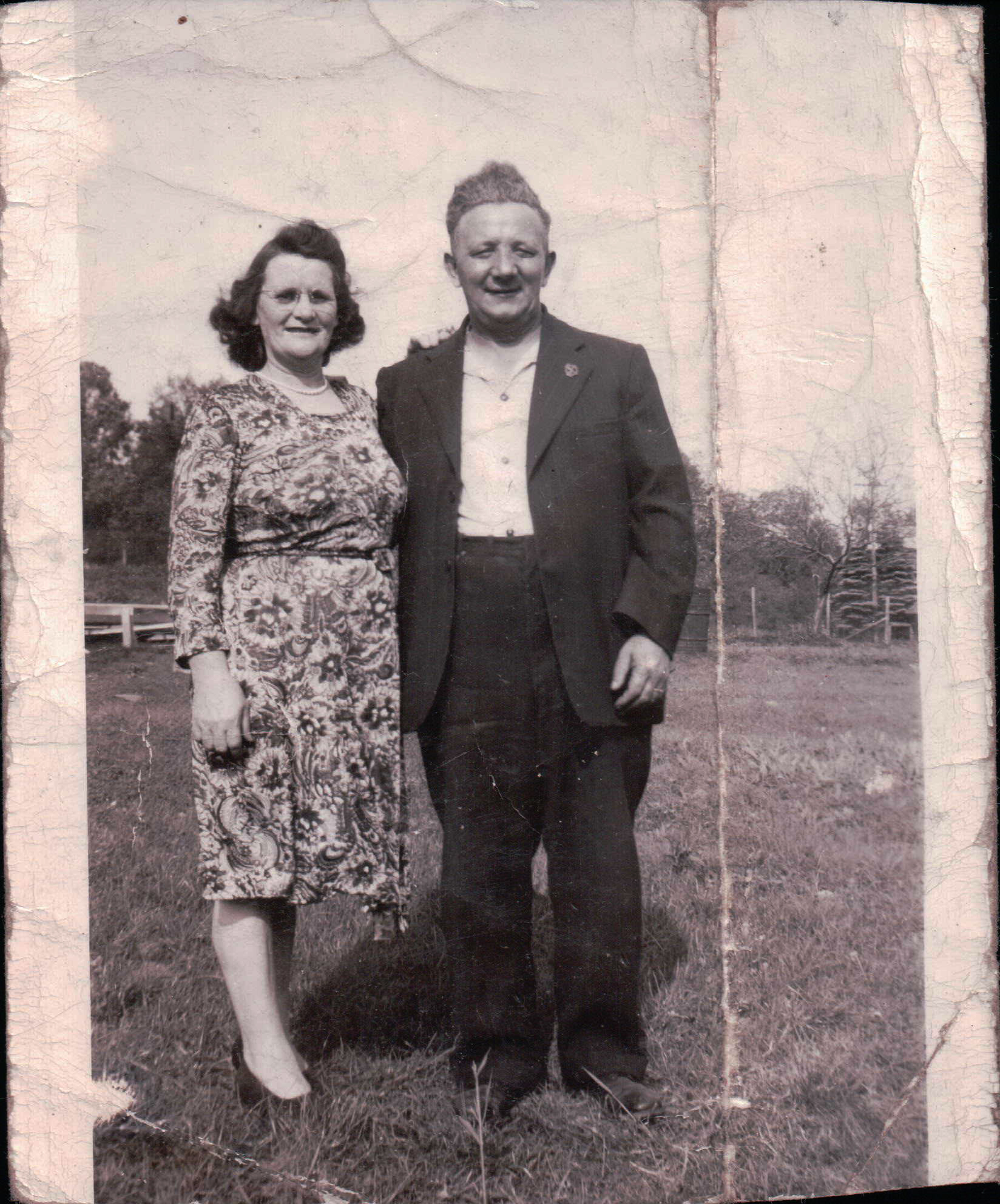 Photo of photos/Bob & Jessie McLennan c1946 Hamilton ON
